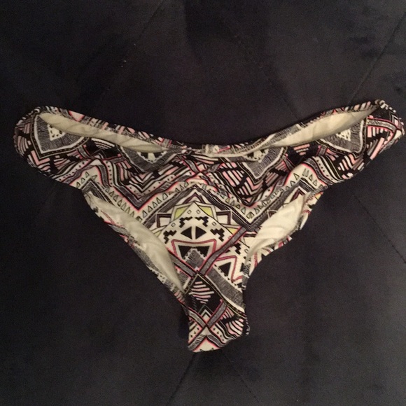 PINK Victoria's Secret Other - Victoria’s Secret scrunch bottoms!